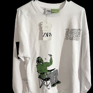 *Never worn* Zara white sweater.